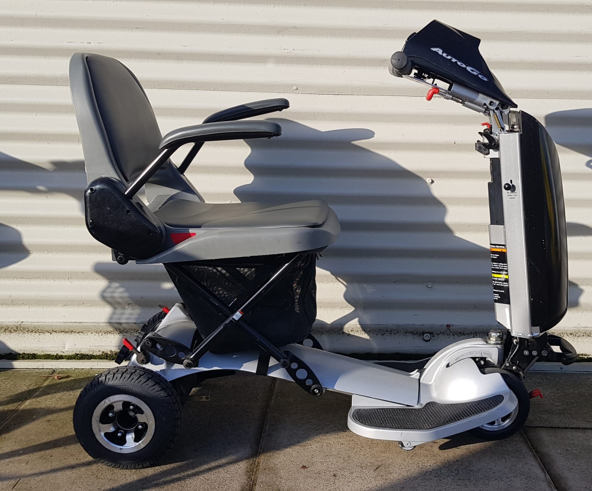 Sumergido Celebridad par Auto Go Folding Mobility Scooter – Used but in good condition – Call for  delivery charge – Bentley Nursing Supplies